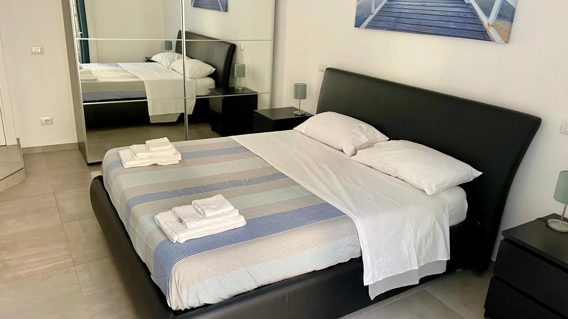 Napoli Centrale Suite 0*, Naples